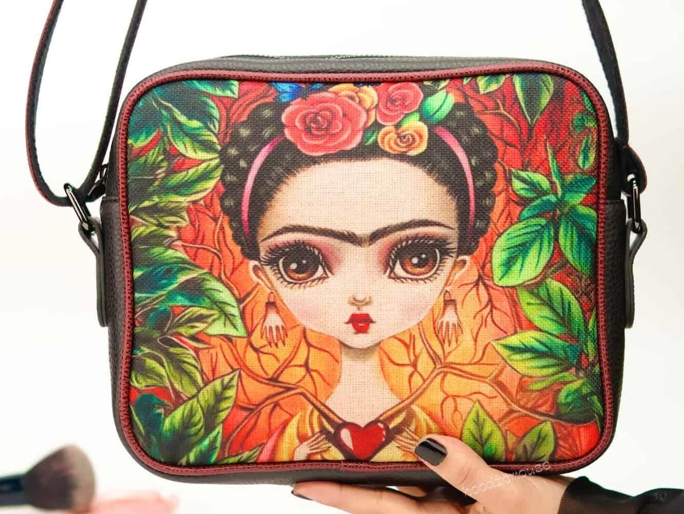 Frida Tasarımlı Orta Boy Postacı Çanta / Siyah