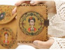 Frida Figürlü Tasarımlı Capraz Örgulu Kol Cantası Hardal ve Cuzdan Hardal Kombin