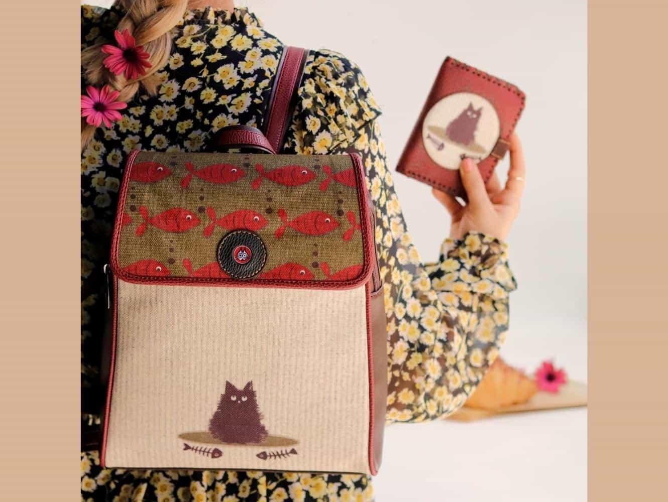 Karamık Figürlü Kapaklı Sırt Çantası Siyah, Cüzdan Bordo Etnik Bohem Style KOMBİN