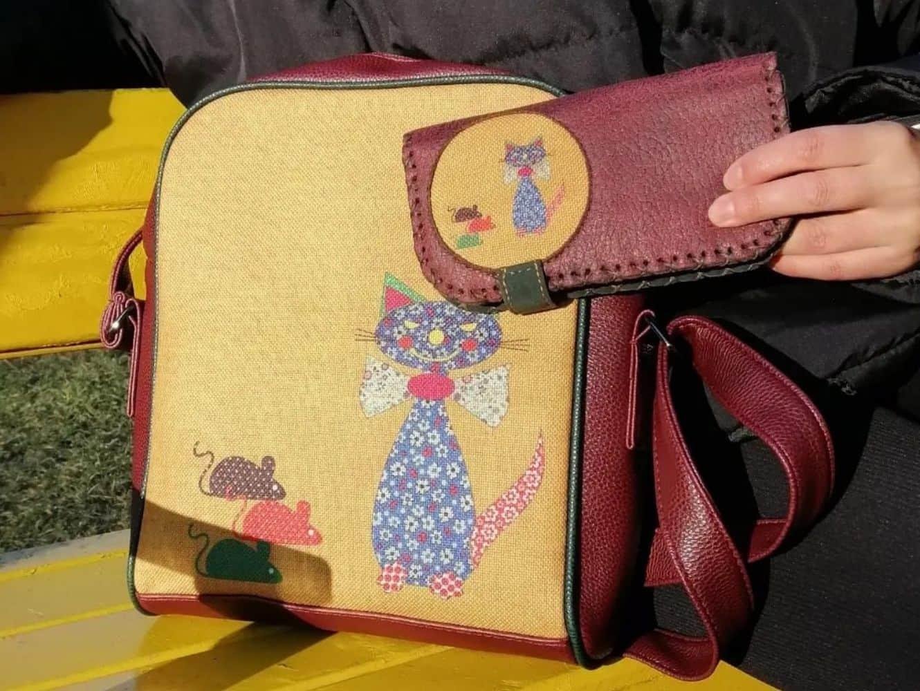 Fare Kedi Figürlü Büyük Postacı Kol Çantası Bordo, Cüzdan Bordo  Etnik Bohem Style Kombin