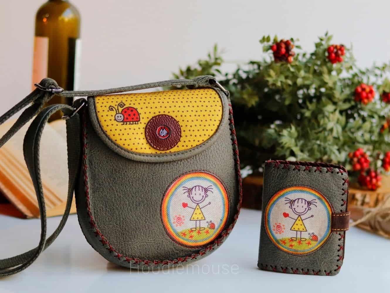 Cin Ayse Figür Tasarımlı Capraz Örgulu Kol Cantası Yesil ve Cuzdan Yesil Kombin