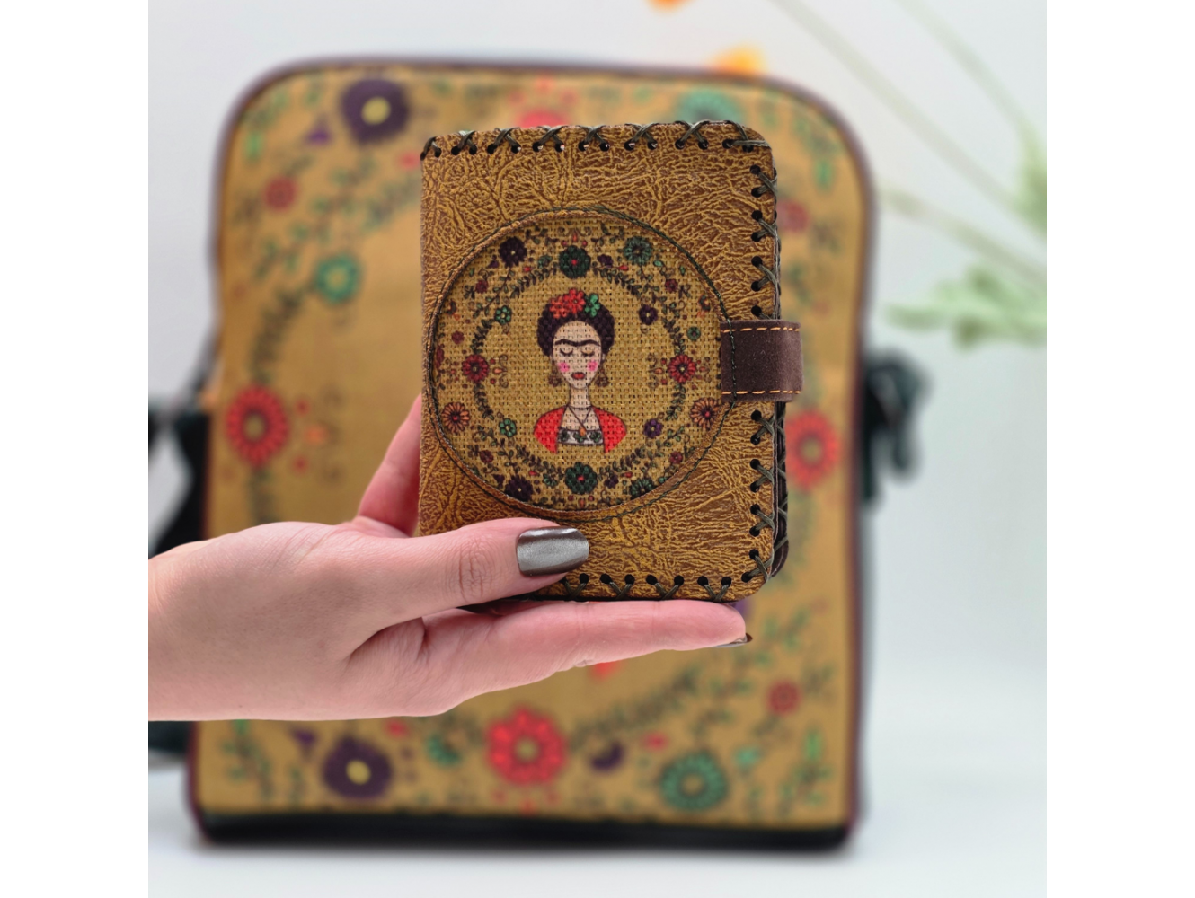 Frida Figürlü Büyük Postacı Kol Çantası Etnik Bohem Style Çanta Yesil Cüzdan Hardal Kombin